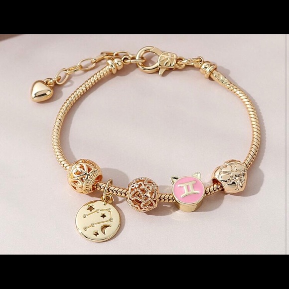 Jewelry - Gemini ♊️ My Life Charm Bracelet